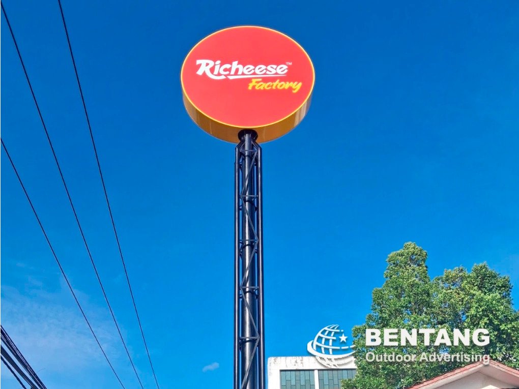 Cara Menghitung Harga Pole Sign dan Biaya Pemasangannya