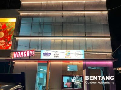 Contoh Neon Box yang Menarik dan Mencuri Perhatian